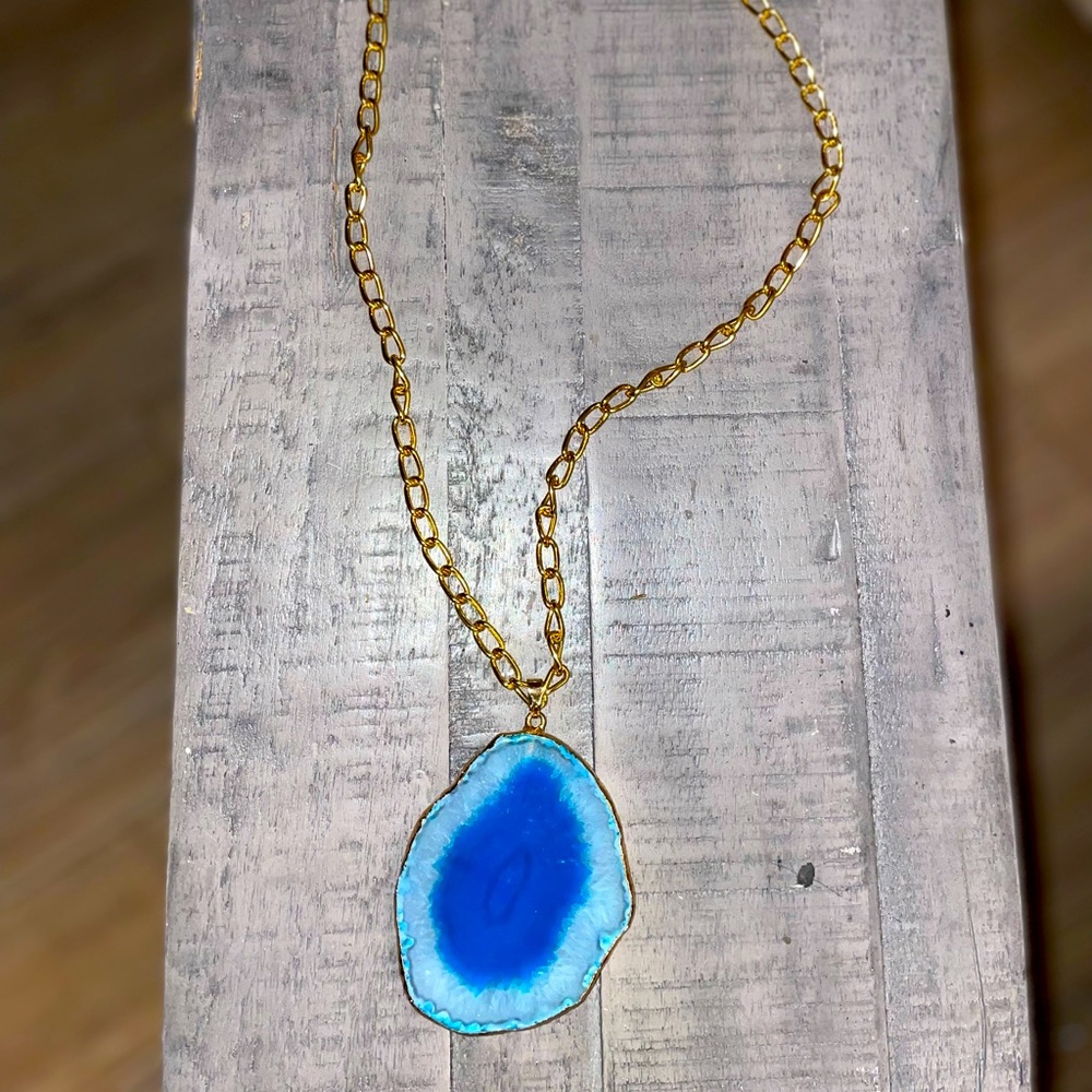 Blue sliced agate on a gold chunky chain